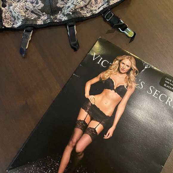 NWT. 🔥Sexy 3 piece set 🔥 - Picture 4 of 10